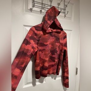 CAMO PRINT ATHLETA PINNACLE HOODIE SWEATER XS MANTRA PRINT WARM 🍂🍁